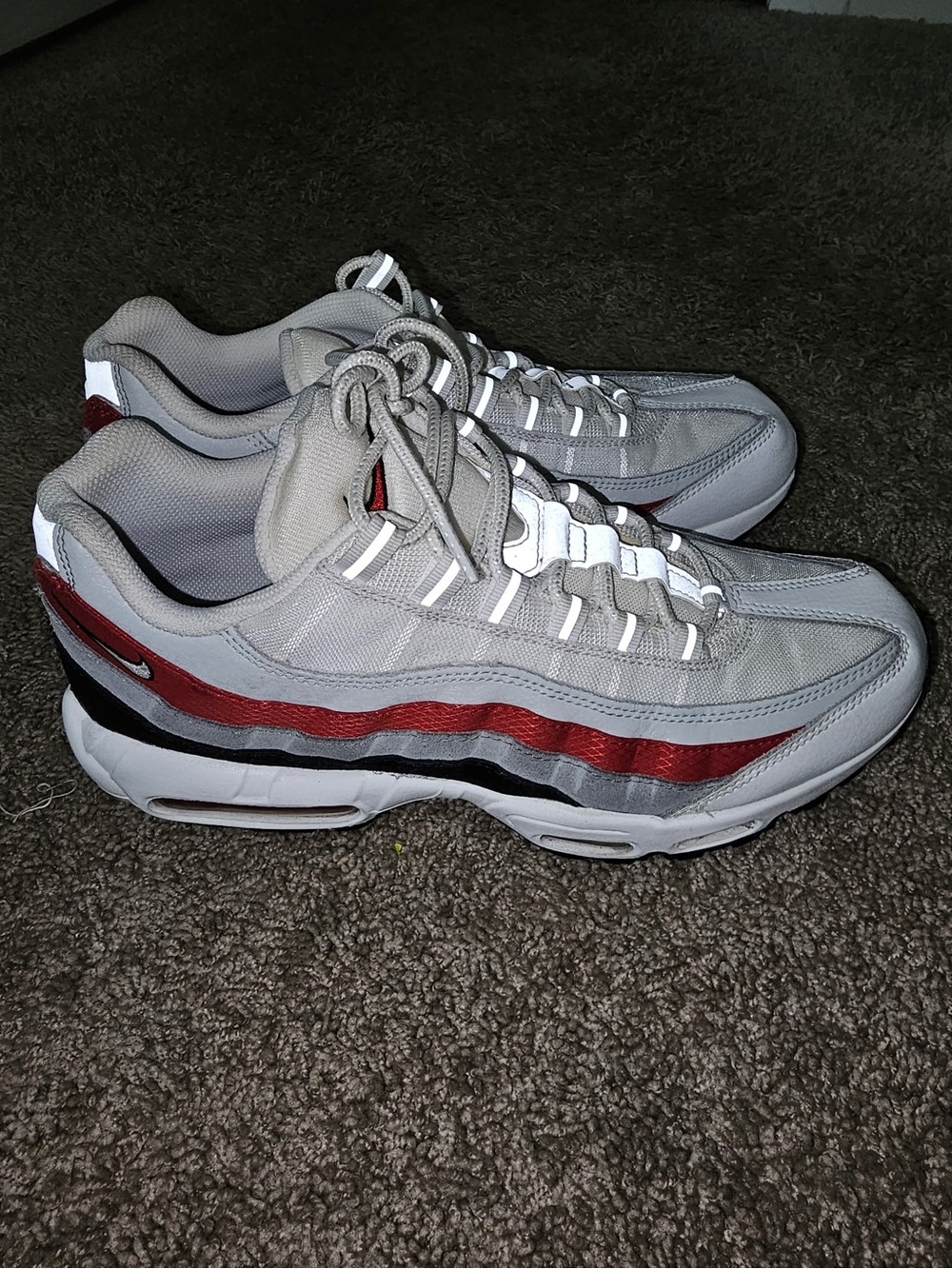 Nike Men's Gray, Red and Black Low-Top Sneakers
